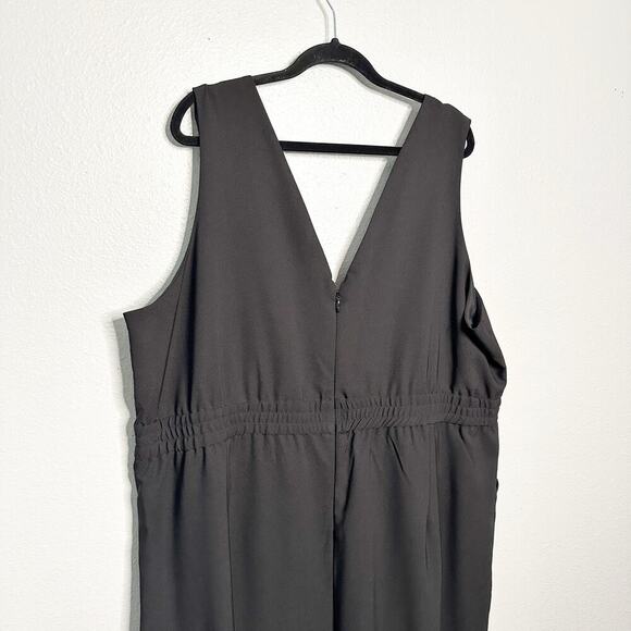 Torrid Studio Refined Sleeveless Black Crepe Surplice Jumpsuit women’s plus 26 - Picture 8 of 14